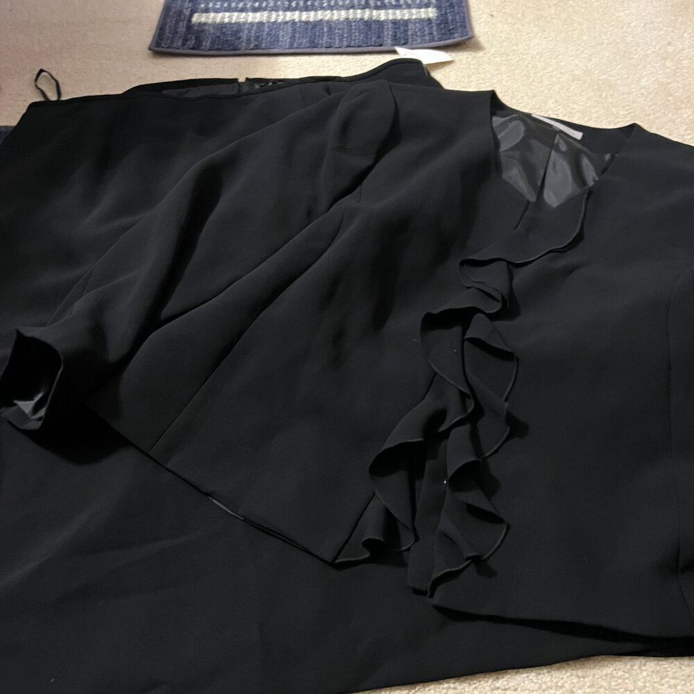 NWT Tahari black blazer/skirt set 24W